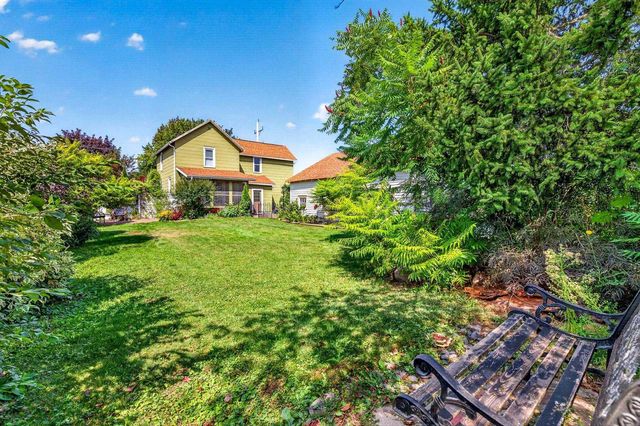 824 S WEIMAR STREET, Appleton, WI 54915