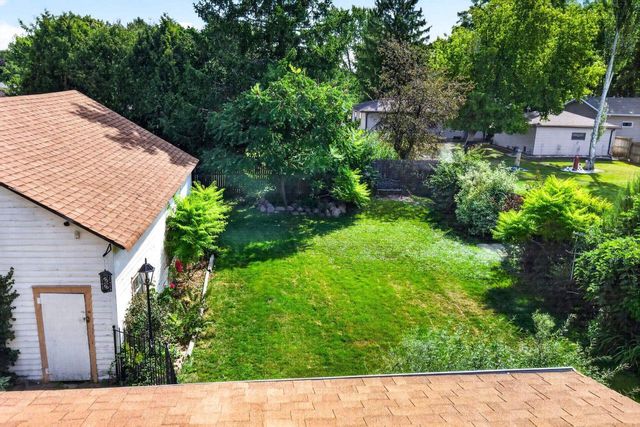 824 S WEIMAR STREET, Appleton, WI 54915