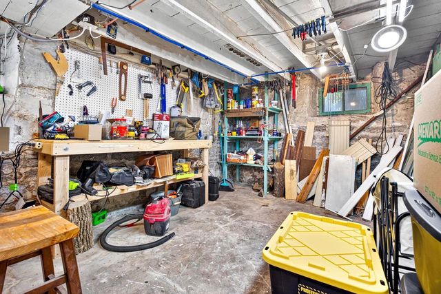 824 S WEIMAR STREET, Appleton, WI 54915