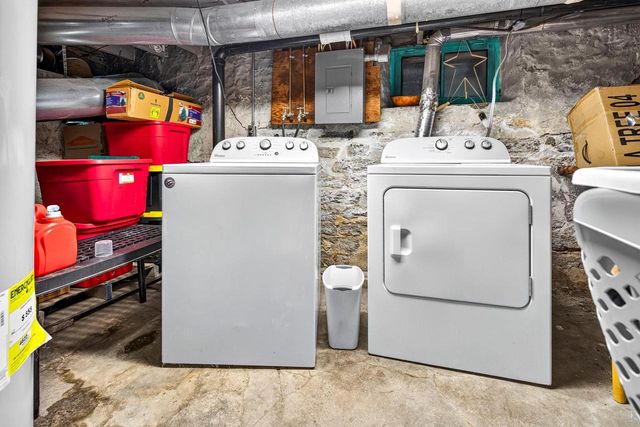 824 S WEIMAR STREET, Appleton, WI 54915