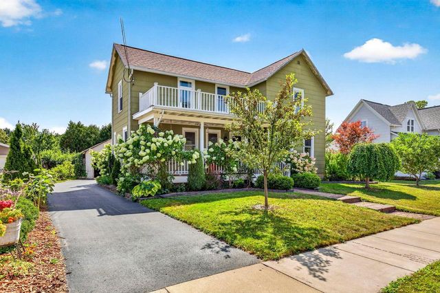824 S WEIMAR STREET, Appleton, WI 54915