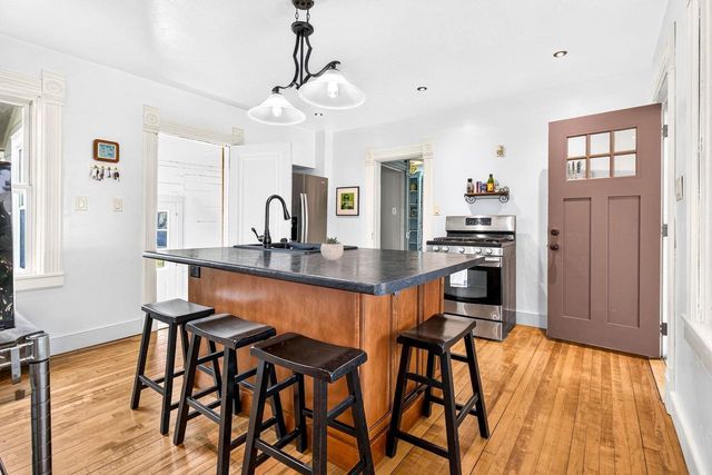 824 S WEIMAR STREET, Appleton, WI 54915