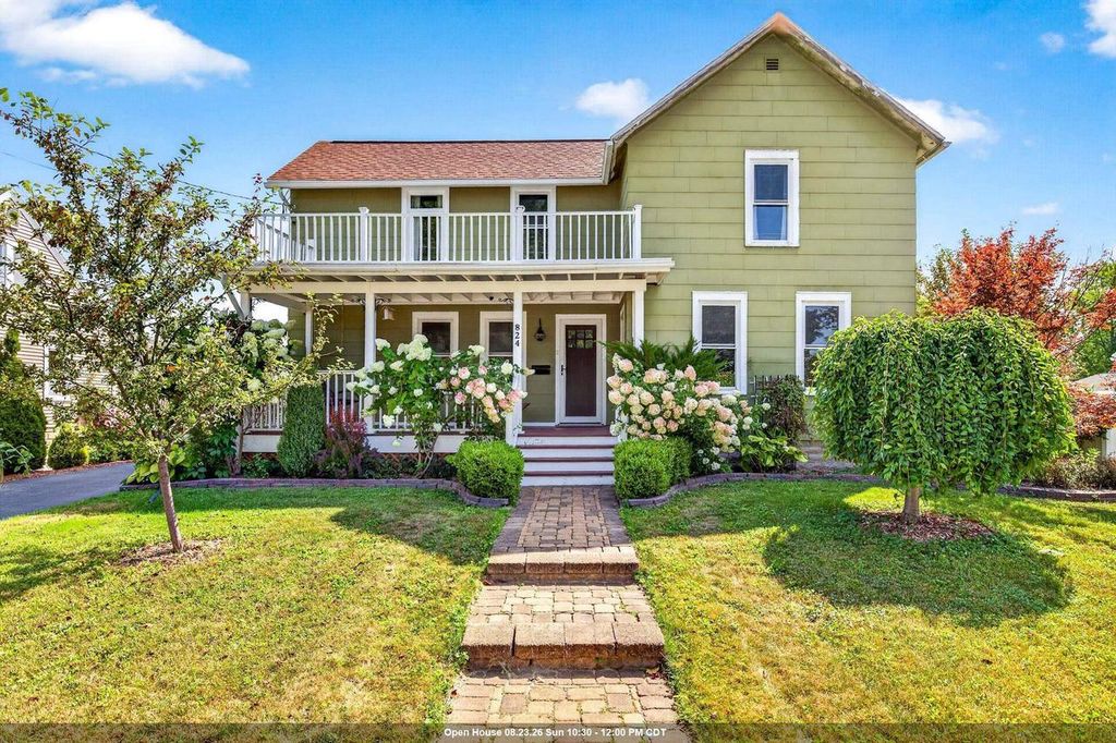 824 S WEIMAR STREET, Appleton, WI 54915