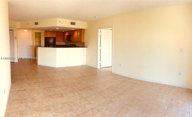 201 Golden Isles Dr 409, Hallandale Beach, FL 33009