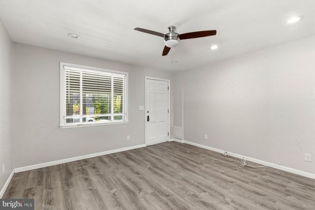 8530 OAKLEIGH RD, Parkville, MD 21234