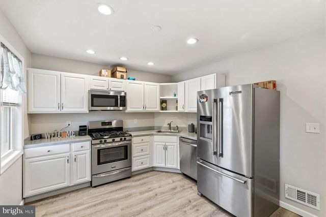 8530 OAKLEIGH RD, Parkville, MD 21234