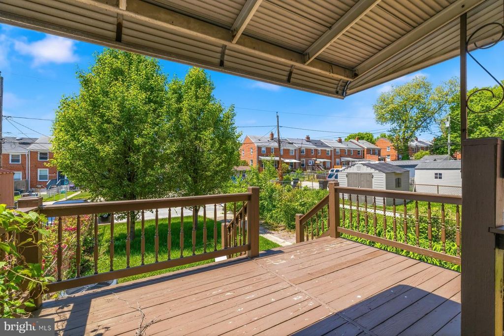 Image 19 of property listing at 8530 OAKLEIGH RD, Parkville, MD 21234