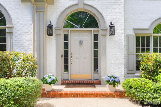 11920 Three Vistas Court, Charlotte, NC 28277