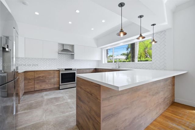 2300 S Miami Ave, Miami, FL 33129