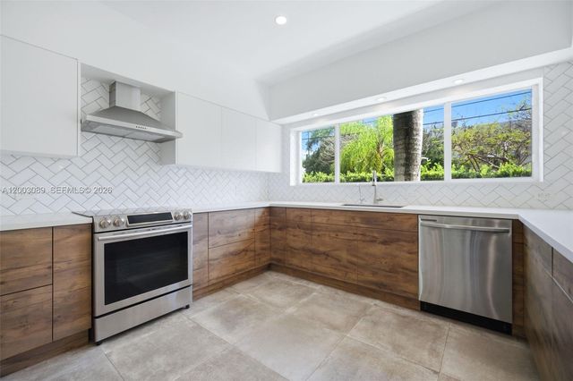 2300 S Miami Ave, Miami, FL 33129