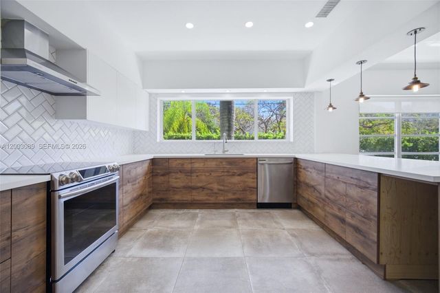 2300 S Miami Ave, Miami, FL 33129