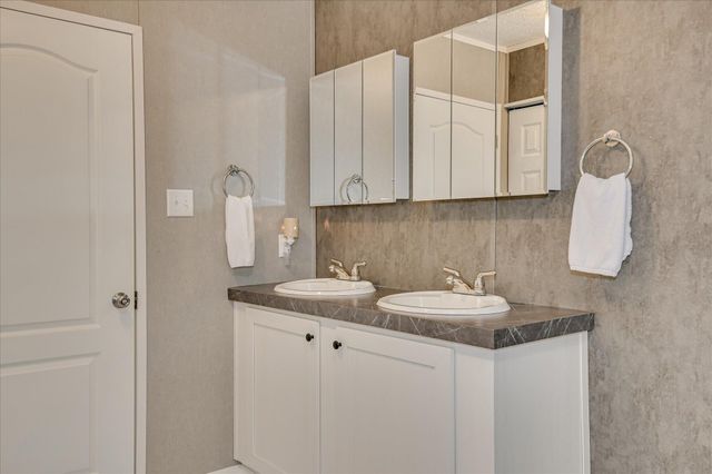 1711 Carolyn Lake Circle, Thomson, GA 30824