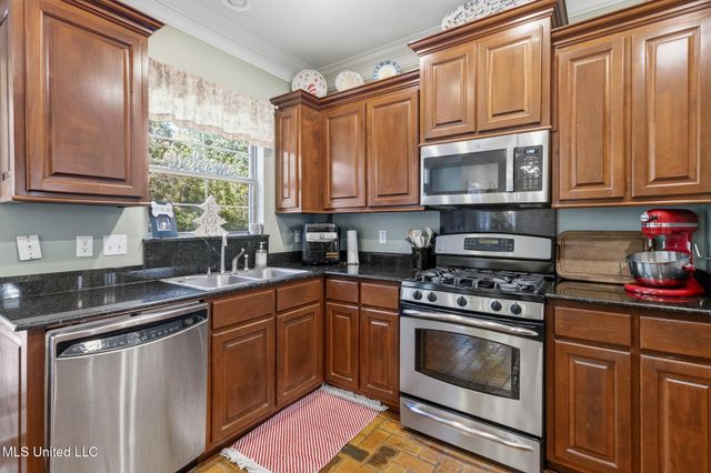 2022 Lantana Cove, Biloxi, MS 39532