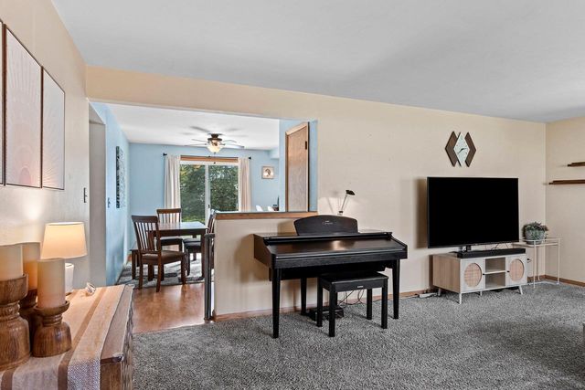 142 W PECKHAM STREET, Neenah, WI 54956