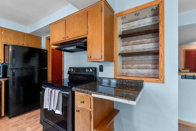 142 W PECKHAM STREET, Neenah, WI 54956