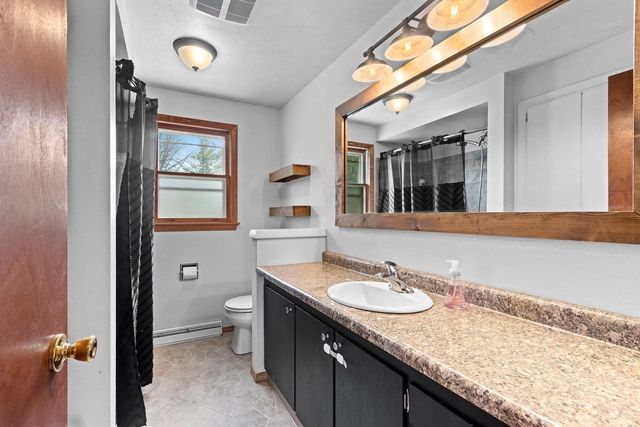 142 W PECKHAM STREET, Neenah, WI 54956