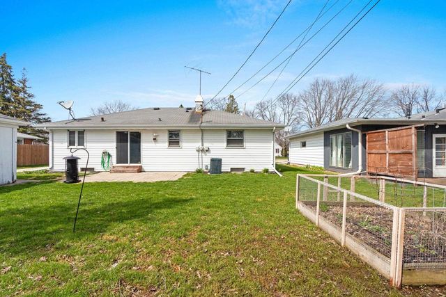 142 W PECKHAM STREET, Neenah, WI 54956