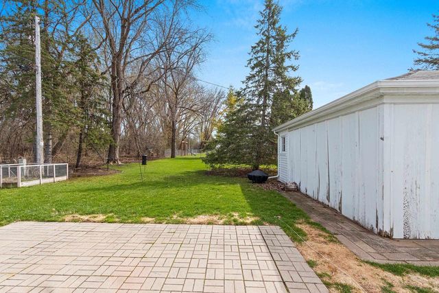 142 W PECKHAM STREET, Neenah, WI 54956