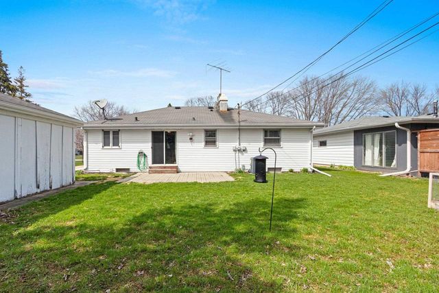 142 W PECKHAM STREET, Neenah, WI 54956