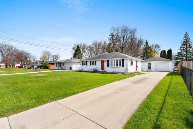 142 W PECKHAM STREET, Neenah, WI 54956