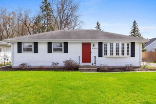 142 W PECKHAM STREET, Neenah, WI 54956