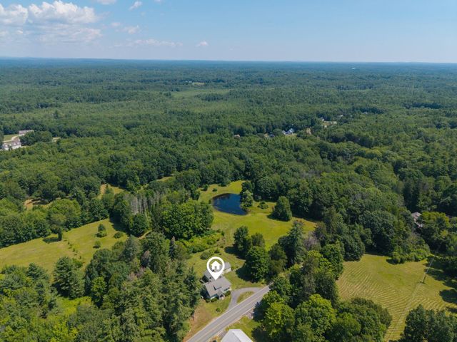 128 North Road, Sandown, NH 03873