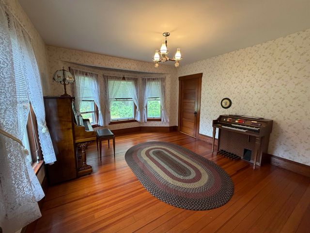 128 North Road, Sandown, NH 03873