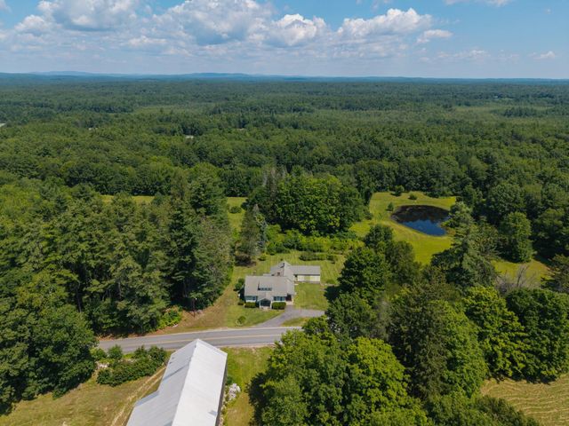 128 North Road, Sandown, NH 03873