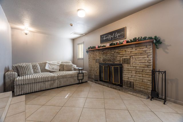 5 Cactus Drive, Los Lunas, NM 87031