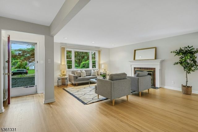 908 Willow Grove Rd, Westfield Town, NJ 07090