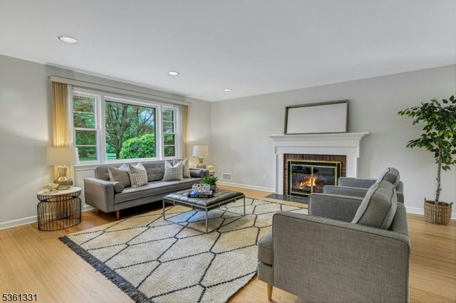 908 Willow Grove Rd, Westfield Town, NJ 07090