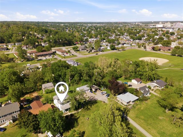 1526 C Ave NW, Cedar Rapids, IA 52405