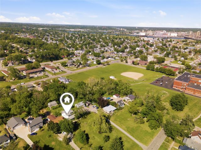 1526 C Ave NW, Cedar Rapids, IA 52405