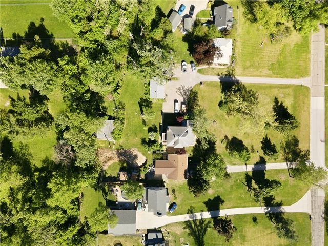 1526 C Ave NW, Cedar Rapids, IA 52405