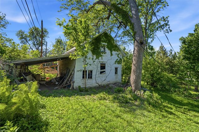 1526 C Ave NW, Cedar Rapids, IA 52405