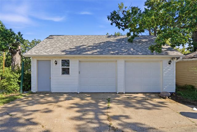 1526 C Ave NW, Cedar Rapids, IA 52405