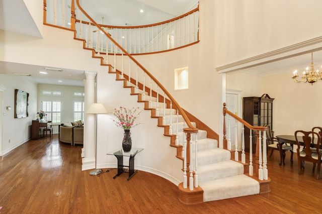 95 Rosewood Street, Lake Jackson, TX 77566