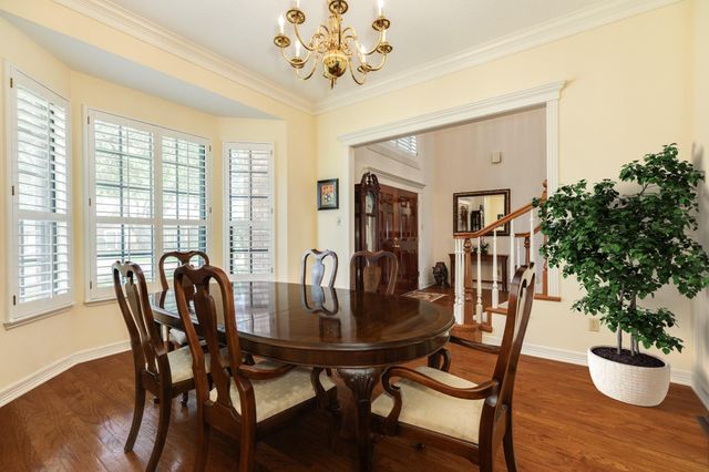 95 Rosewood Street, Lake Jackson, TX 77566