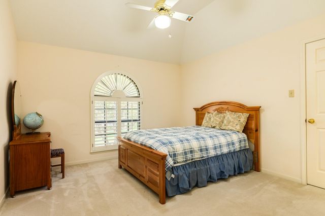 95 Rosewood Street, Lake Jackson, TX 77566