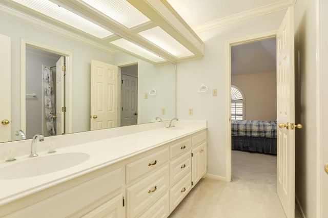 95 Rosewood Street, Lake Jackson, TX 77566