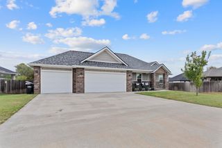 393 E Lombardy Drive, Republic, MO 65738