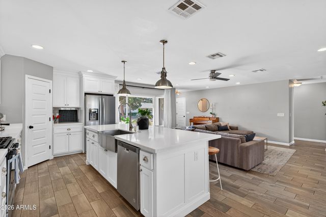 4622 E VIRGINIA Avenue, Phoenix, AZ 85008