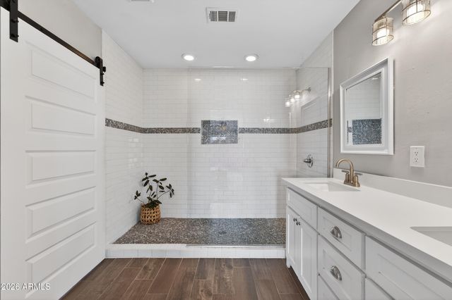 4622 E VIRGINIA Avenue, Phoenix, AZ 85008