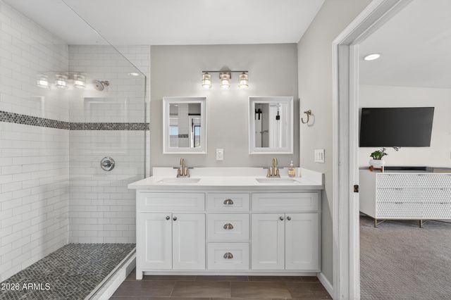 4622 E VIRGINIA Avenue, Phoenix, AZ 85008