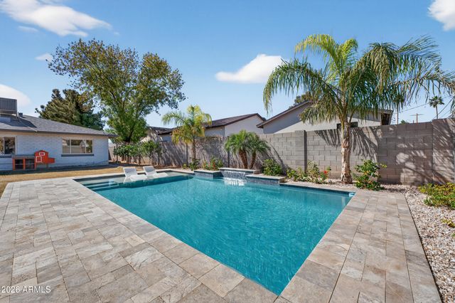 4622 E VIRGINIA Avenue, Phoenix, AZ 85008