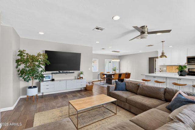 4622 E VIRGINIA Avenue, Phoenix, AZ 85008