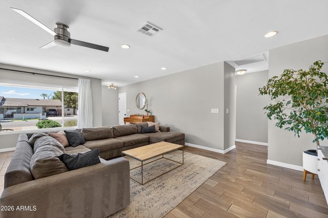 4622 E VIRGINIA Avenue, Phoenix, AZ 85008