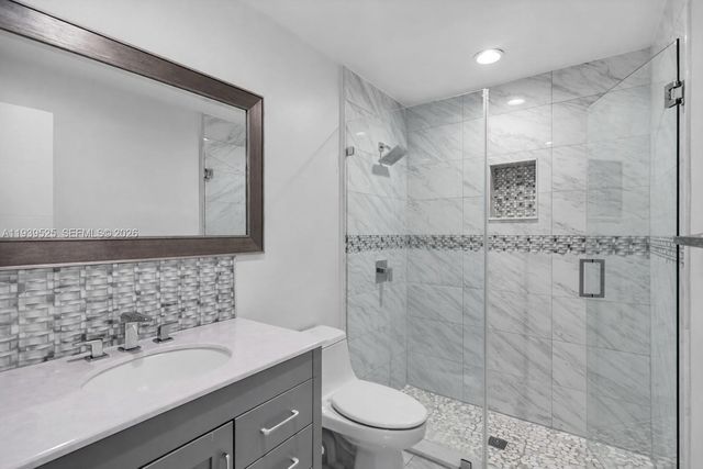 10981 SW 44th St, Miami, FL 33165