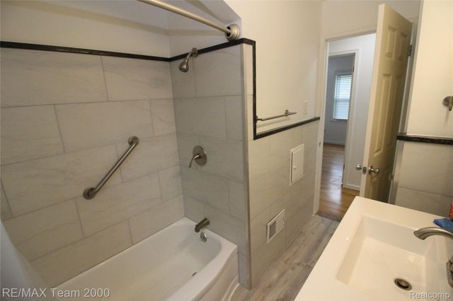 24301 Colgate Street, Dearborn Heights, MI 48125