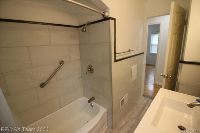 24301 Colgate Street, Dearborn Heights, MI 48125